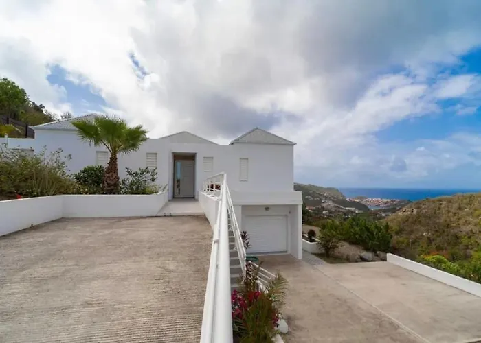 Summer Citadel Villa In Colombier Area